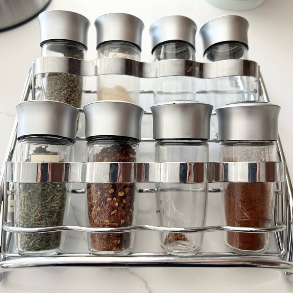 Spice canisters with caddy